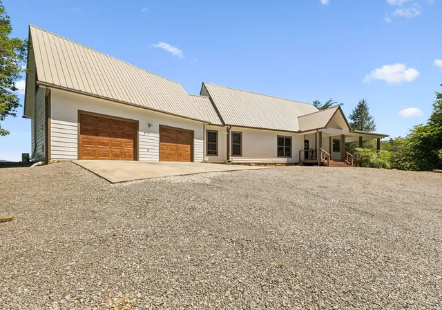 Photo 3 of Single family home for sale at 109 Windridge Ln S, Dunlap, TN 37327 | MLS# 1535477 | Listing updated on 2026-10-05