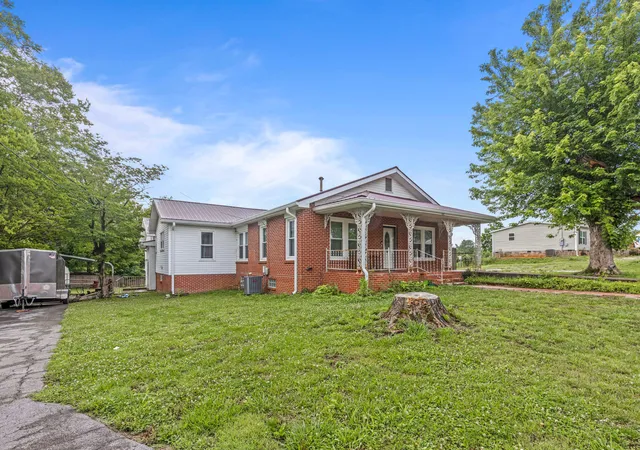 Homes for sale in Pikeville, TN | 110 Wheeler Ave, Pikeville, TN 37367 | MLS# 1535735