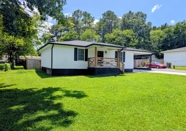 Homes for sale in Rossville, GA | 715 W James Ave, Rossville, GA 30741 | MLS# 1535828