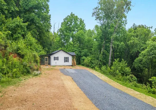 Homes for sale in Apison, TN | 5109 Howardsville Rd, Apison, TN 37302 | MLS# 1535576