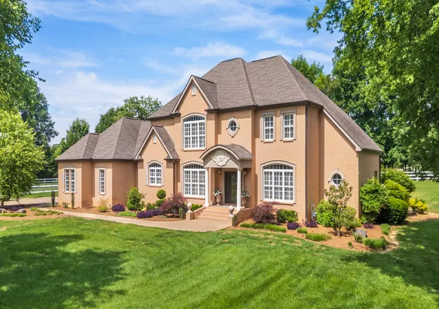Homes for sale in Ooltewah, TN | 2305 Ooltewah Ringgold Rd, Ooltewah, TN 37363 | MLS# 1535753