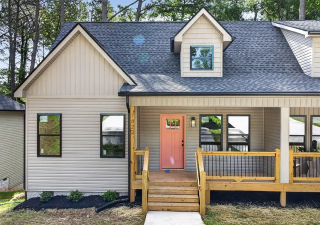 Photo 1 of Townhouse for sale at 7622 Bishop Dr, Chattanooga, TN 37416 | MLS# 1535737 | Listing updated on 2026-07-23