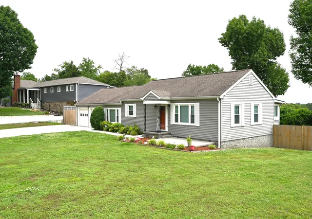 Photo 2 of Single family home for sale at 1036 Wynnwood Rd, Chattanooga, TN 37412 | MLS# 1536230 | Listing updated on 2026-09-11