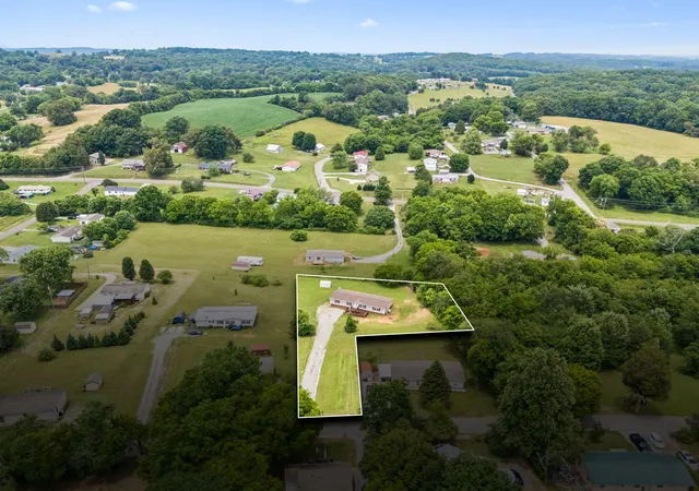 Photo 3 of Sale Pending at 816 Childress Ave, Sweetwater, TN 37874 | MLS# 1535887 | Listing updated on 2026-07-13