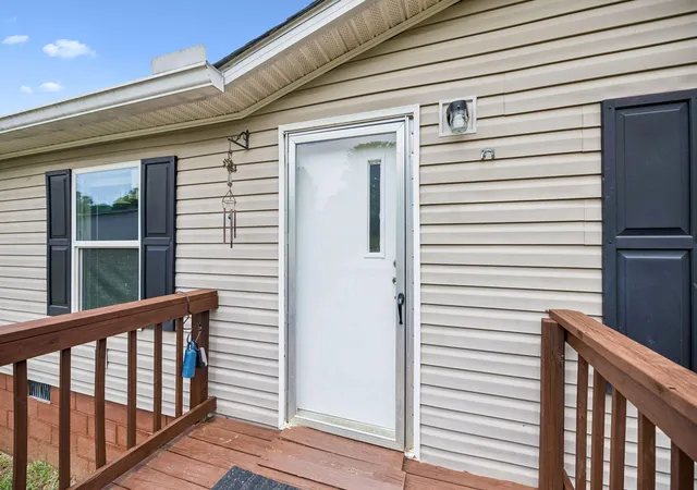 Photo 4 of Sale Pending at 816 Childress Ave, Sweetwater, TN 37874 | MLS# 1535887 | Listing updated on 2026-07-13