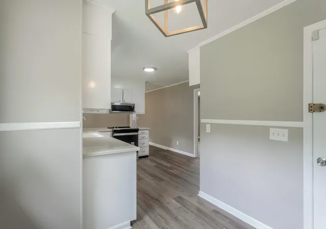 Photo 4 of Sale Pending at 2102 Colonial Pkwy Dr, Chattanooga, TN 37421 | MLS# 1535801 | Listing updated on 2026-09-24