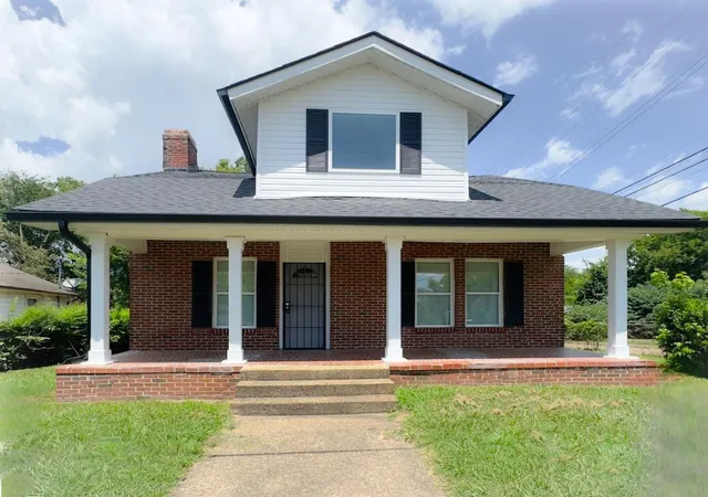 Homes for sale in Chattanooga, TN | 2025 Rawlings St, Chattanooga, TN 37406 | MLS# 1535819