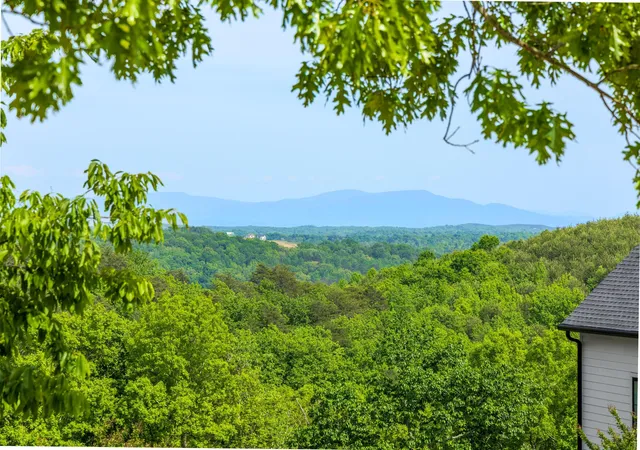 Homes for sale in Ooltewah, TN | 2214 Horizons View Dr, Ooltewah, TN 37363 | MLS# 1536225