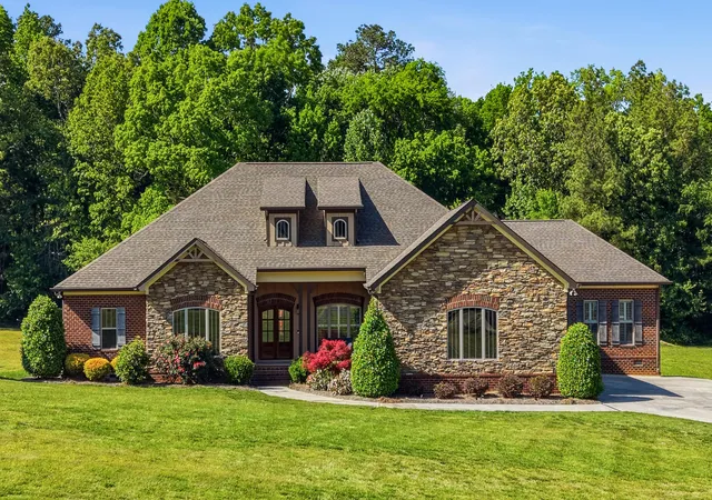 Homes for sale in Rocky Face, GA | 1010 Buckingham Wy, Rocky Face, GA 30740 | MLS# 1535858
