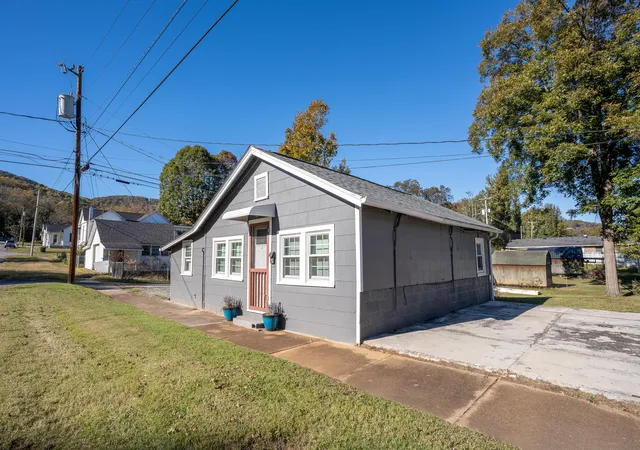 2nd image of 618 Elm Ave, South Pittsburg, TN 37380 | MLS# 1535861