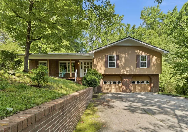 Photo 3 of Sale Pending at 213 Maple Way, Ringgold, GA 30736 | MLS# 1536633 | Listing updated on 2026-09-03