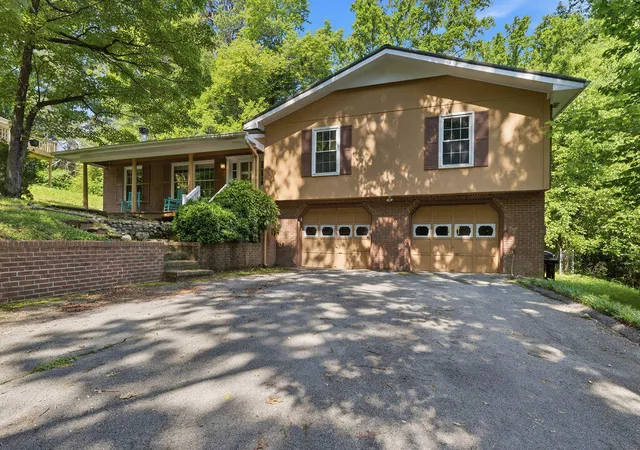 Photo 4 of Sale Pending at 213 Maple Way, Ringgold, GA 30736 | MLS# 1536633 | Listing updated on 2026-09-03