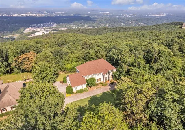 3rd image of 815 Battlefield Park Dr, Dalton, GA 30720 | MLS# 1535884