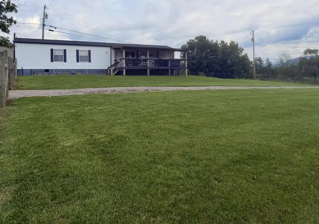 Homes for sale in Pikeville, TN | 400 Kelly Ln #1, Pikeville, TN 37367 | MLS# 1536467