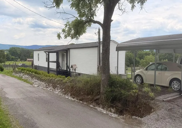Homes for sale in Pikeville, TN | 400 Kelly Ln #1, Pikeville, TN 37367 | MLS# 1536467