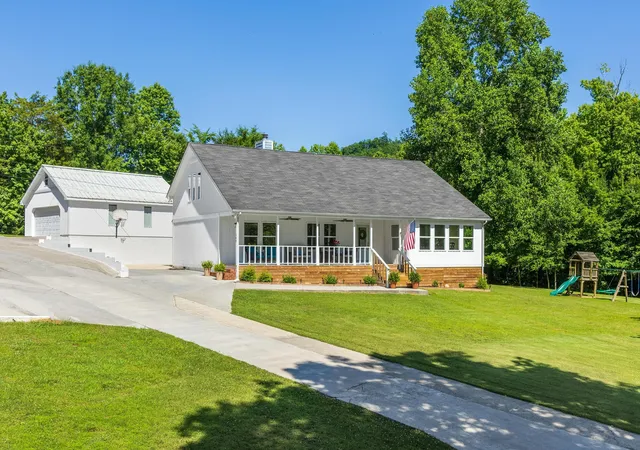Homes for sale in Decatur, TN | 149 Ledford Ln, Decatur, TN 37322 | MLS# 1536257