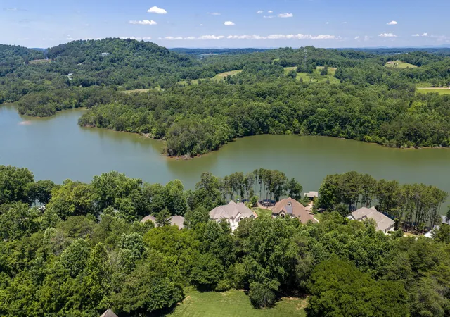 3rd image of 650 Sandpiper Dr, Vonore, TN 37885 | MLS# 1535933