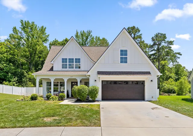 Homes for sale in Hixson, TN | 1297 Baldwin Field Cir, Hixson, TN 37343 | MLS# 1536625