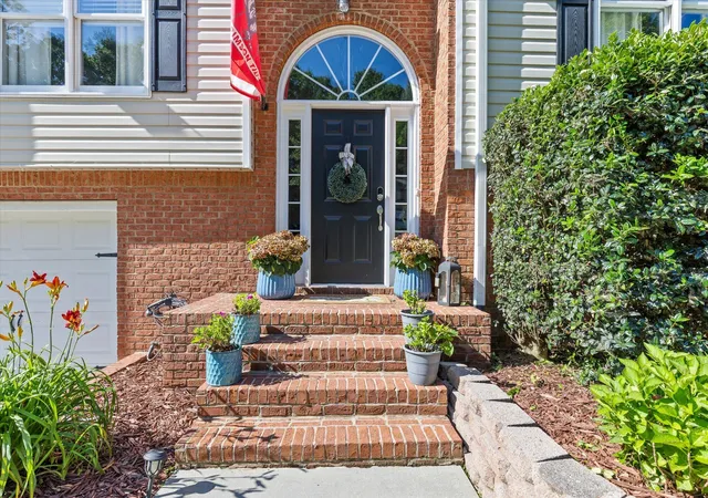 3rd image of 105 Creekside Dr, Dalton, GA 30720 | MLS# 1536136