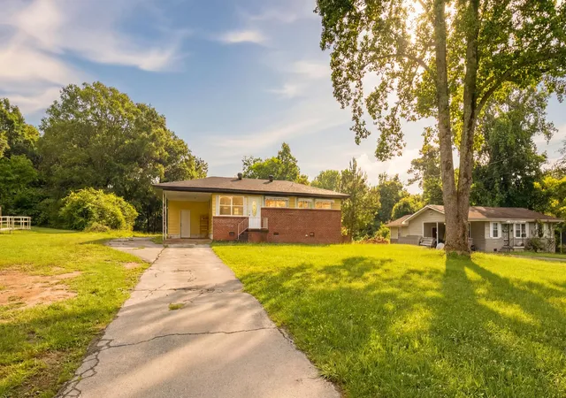 Photo 1 of Single family home for sale at 5012 Irvin Rd, Chattanooga, TN 37416 | MLS# 1536486 | Listing updated on 2026-06-10