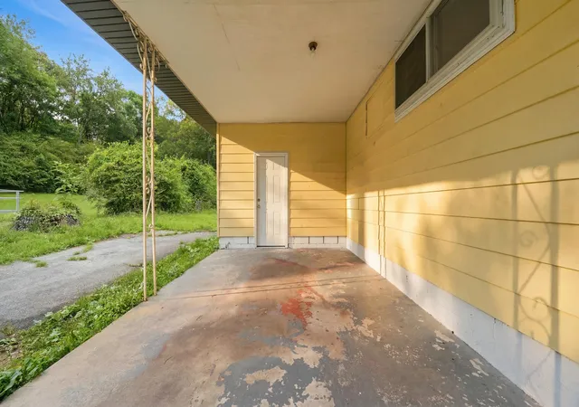 Photo 2 of Single family home for sale at 5012 Irvin Rd, Chattanooga, TN 37416 | MLS# 1536486 | Listing updated on 2026-06-10