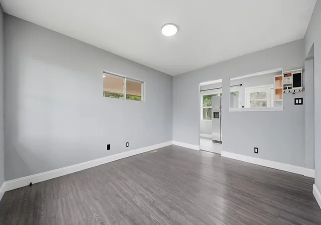 Photo 3 of Single family home for sale at 5012 Irvin Rd, Chattanooga, TN 37416 | MLS# 1536486 | Listing updated on 2026-06-10