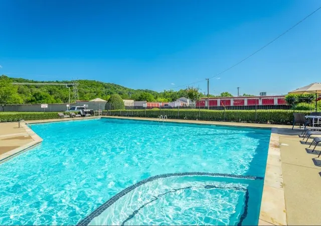 Homes for sale in Chattanooga, TN | 900 Mountain Creek Road, Chattanooga, TN 37405 | Houzeo