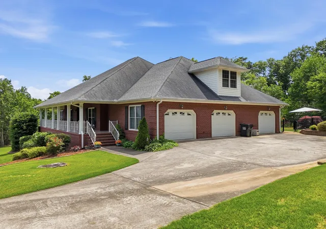 Photo 3 of Single family home for sale at 1019 Sandstone Ter, Soddy Daisy, TN 37379 | MLS# 1536927 | Listing updated on 2026-09-11