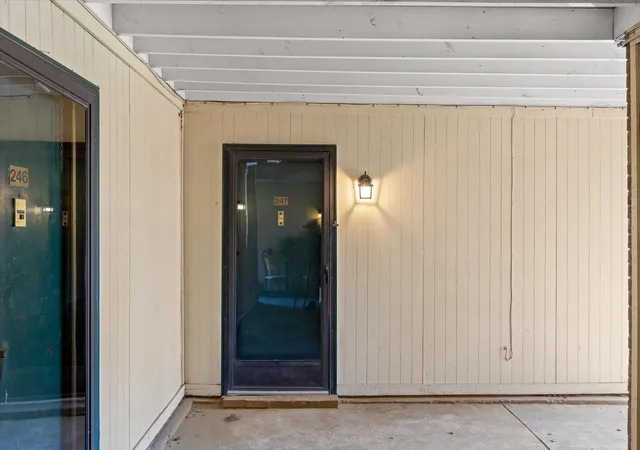 Homes for sale in Chattanooga, TN | 900 Mountain Creek Rd # 247, Chattanooga, TN 37405 | MLS# 1536215