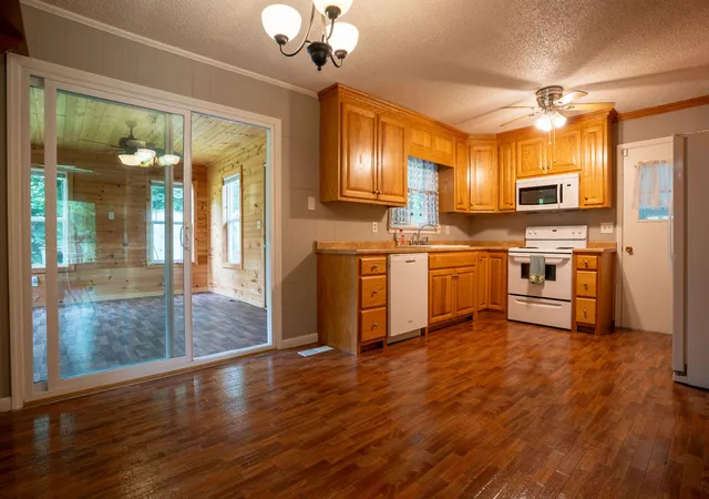 Photo 3 of Sale Pending at 89 N Pine St, Trenton, GA 30752 | MLS# 1536145 | Listing updated on 2026-09-04