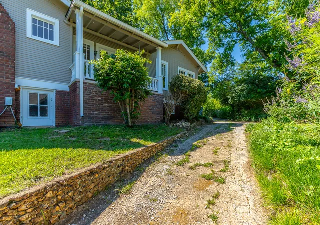 Photo 4 of Single family home for sale at 1317 Russell St, Chattanooga, TN 37405 | MLS# 1536267 | Listing updated on 2026-08-31