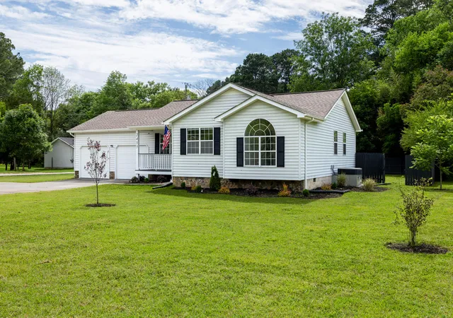 Photo 3 of Single family home for sale at 2435 Graysville Rd, Ringgold, GA 30736 | MLS# 1536304 | Listing updated on 2026-08-03