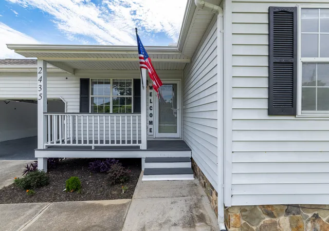 Photo 3 of Single family home for sale at 2435 Graysville Rd, Ringgold, GA 30736 | MLS# 1536304 | Listing updated on 2026-08-03