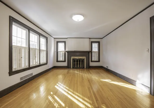 Photo 3 of Sale Pending at 408 S Sweetbriar Ave, Chattanooga, TN 37411 | MLS# 1536367 | Listing updated on 2026-08-28