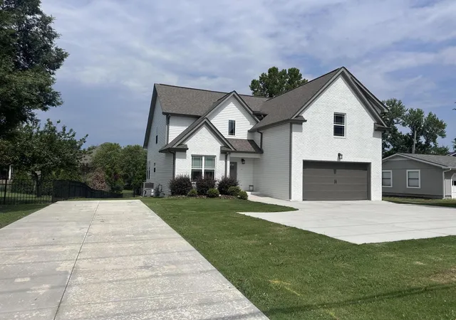 Photo 1 of Single family home for sale at 8001 Snow Hl Rd, Ooltewah, TN 37363 | MLS# 1538124 | Listing updated on 2026-09-24