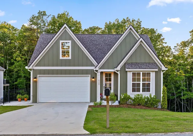 Photo 3 of Sale Pending at 620 Nature Trl, Soddy Daisy, TN 37379 | MLS# 1536322 | Listing updated on 2026-09-17