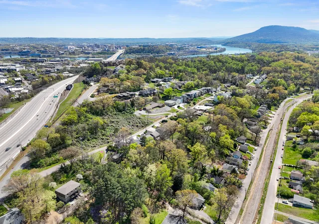 3rd image of 715 Ladd Ave, Chattanooga, TN 37405 | MLS# 1536405