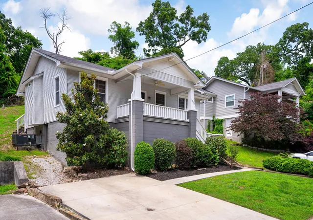 Photo 2 of Sale Pending at 1317 Hixson Pike, Chattanooga, TN 37405 | MLS# 1536349 | Listing updated on 2026-09-12