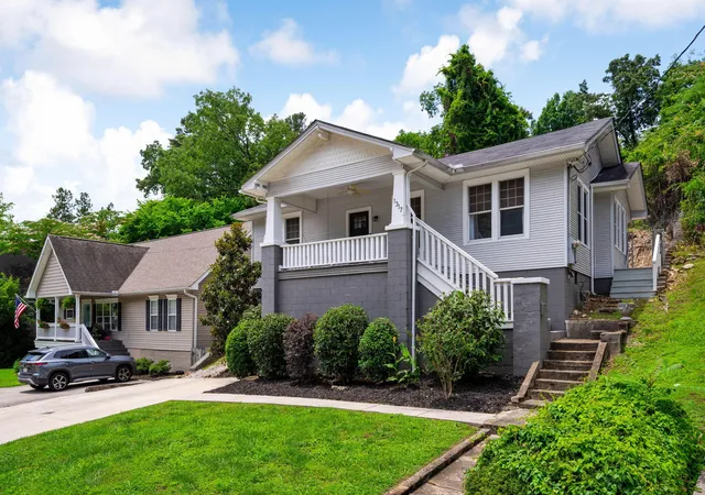 Photo 2 of Sale Pending at 1317 Hixson Pike, Chattanooga, TN 37405 | MLS# 1536349 | Listing updated on 2026-09-12