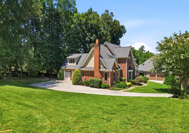 Photo 3 of Sale Pending at 9542 Legacy Oaks Dr, Ooltewah, TN 37363 | MLS# 1536397 | Listing updated on 2026-09-21