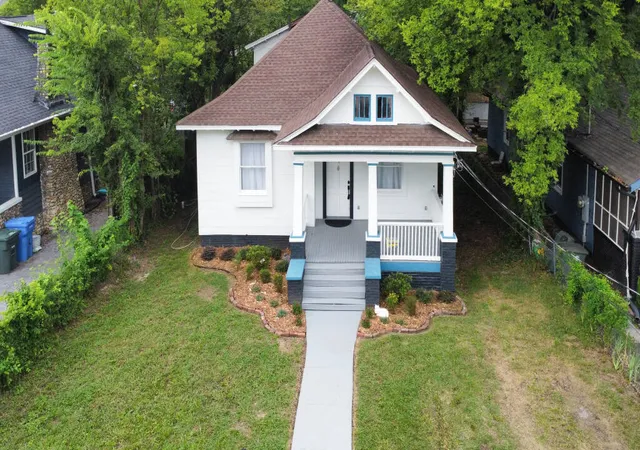 Photo 2 of Single family home for sale at 2205 Kirby Ave, Chattanooga, TN 37404 | MLS# 1536403 | Listing updated on 2026-09-16