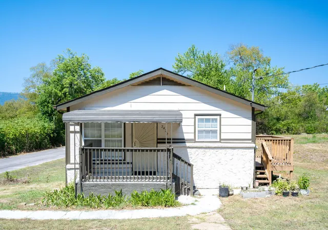 Single family home for sale at 2429 13th Avenue, Chattanooga, TN 37407 | MLS# 1536643