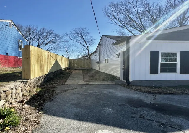 Photo 3 of Single family home for sale at 2106 Mcbrien Rd, Chattanooga, TN 37412 | MLS# 1536932 | Listing updated on 2026-06-17