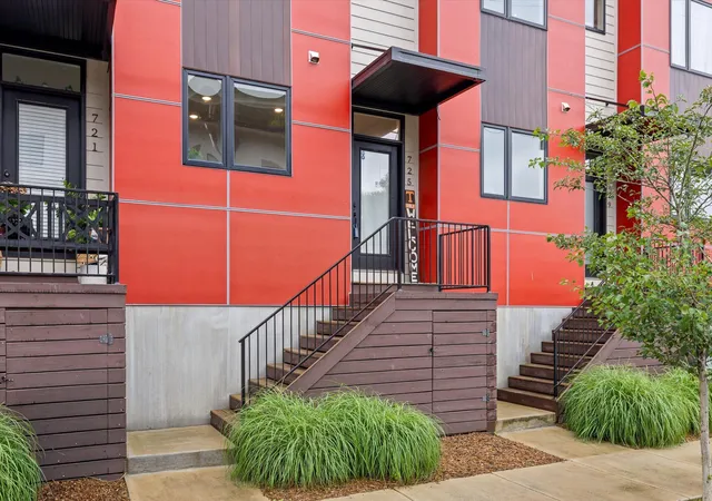 Photo 1 of Townhouse for sale at 725 N Market St #5, Chattanooga, TN 37405 | MLS# 1536410 | Listing updated on 2026-08-29