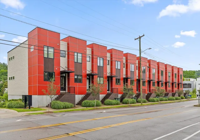 Photo 4 of Townhouse for sale at 725 N Market St #5, Chattanooga, TN 37405 | MLS# 1536410 | Listing updated on 2026-09-29