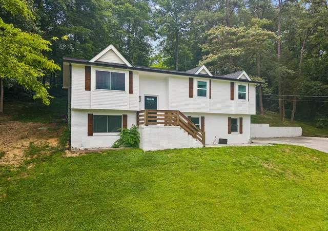 Photo 3 of Single family home for sale at 9107 Owen Ln, Soddy Daisy, TN 37379 | MLS# 1536434 | Listing updated on 2026-07-16