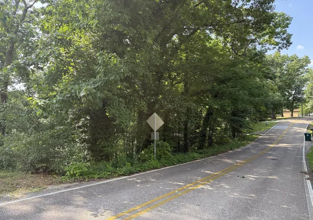 1st image of 5908 Crestview Dr, Hixson, TN 37343 | MLS# 1536806