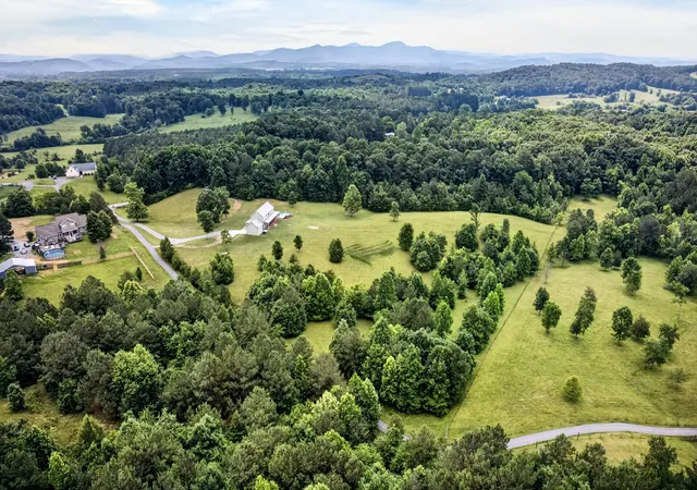 Homes for sale in Old Fort, TN | 7000 Spring Pl Rd Se, Old Fort, TN 37362 | MLS# 1536483