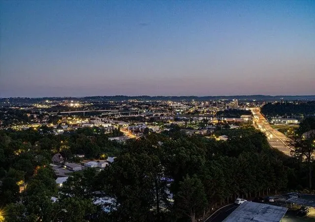 Listing Photo 2 - Condo for sale in building located at 1131 Stringers Ridge Rd, Chattanooga, TN 37405 - Unit #4A