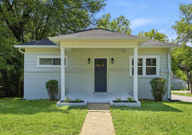 Homes for sale in Chattanooga, TN | 2217 N Chamberlain Ave, Chattanooga, TN 37406 | MLS# 1536535